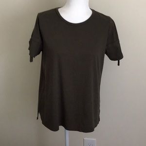 Michael kors women tee size large used good condition hunter green